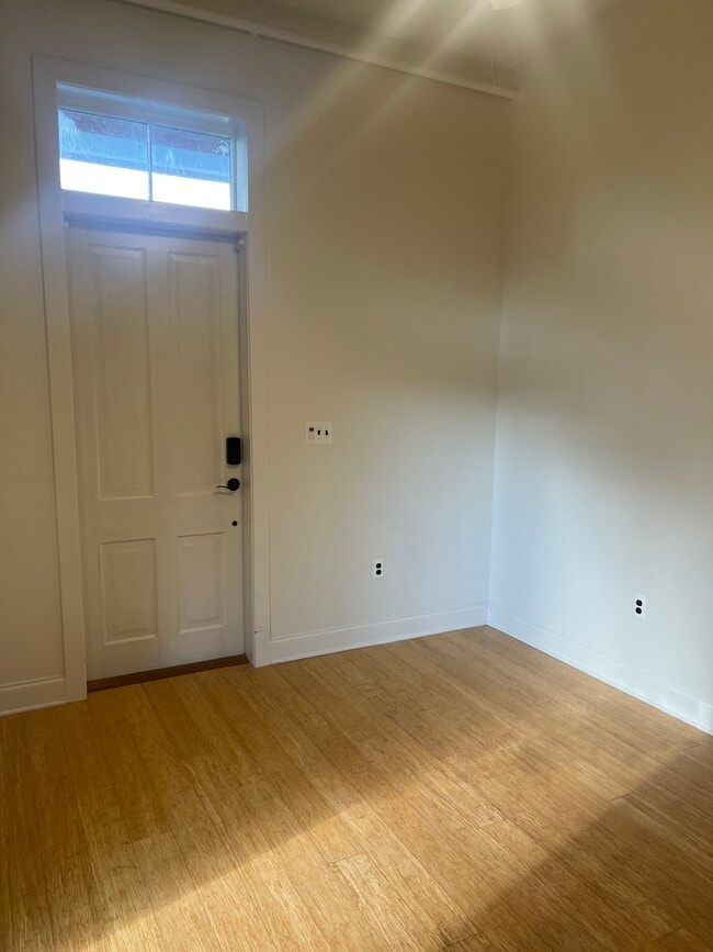 4524 N Robertson St Unit 1B