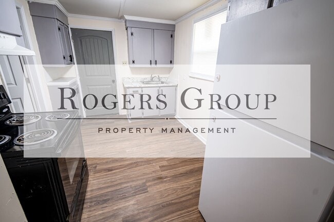 Photo - 453 Merriman St