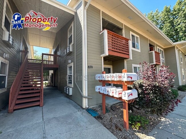 Photo - 850 W Belmont Cir Unit #104