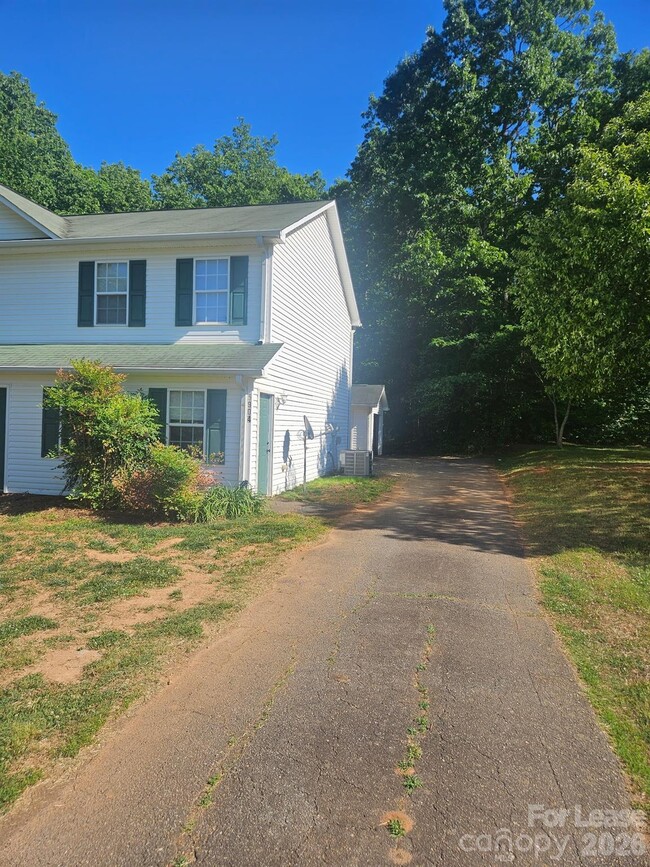 Building Photo - 5904 E North Carolina 150 Hwy