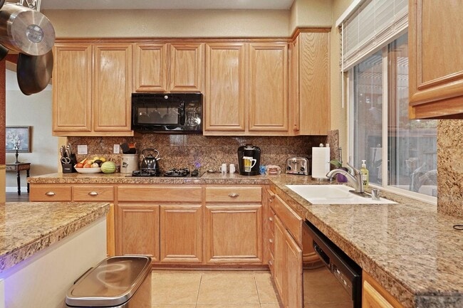 Photo - 549 Glenbriar Cir