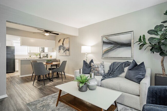 Building Photo - Aero White Rock Rental