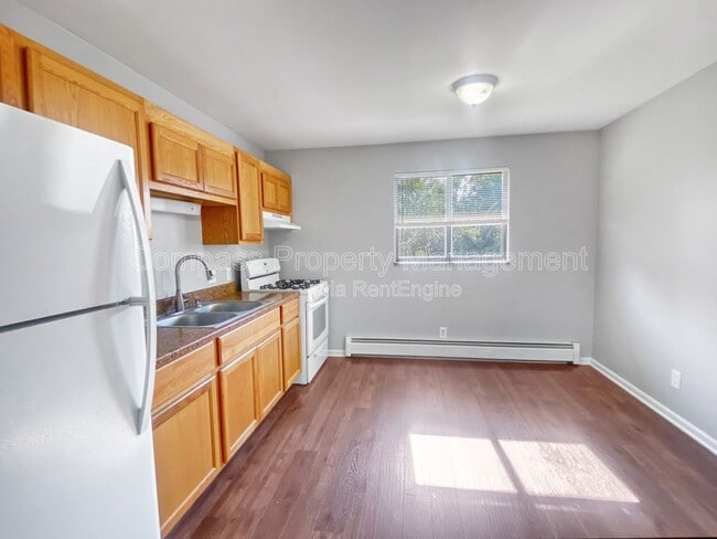 Photo - 136 N Lake St Unit 8