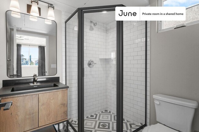Room in Shared 5 bed/5 bath home in Boyle Heights
