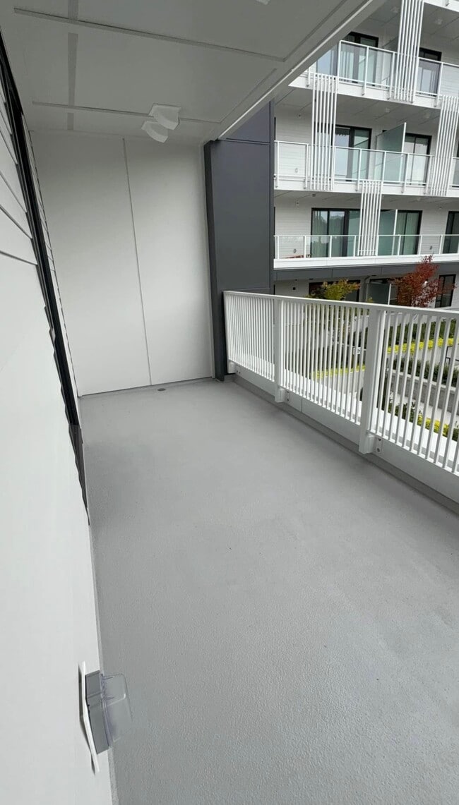 Photo - 3075 Murray St