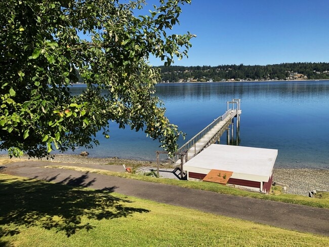 Photo - 7107 120th St NW