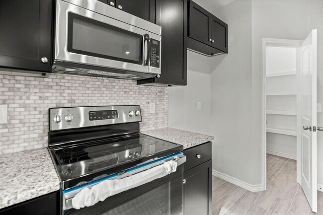 Photo - 15629 Holly Dr