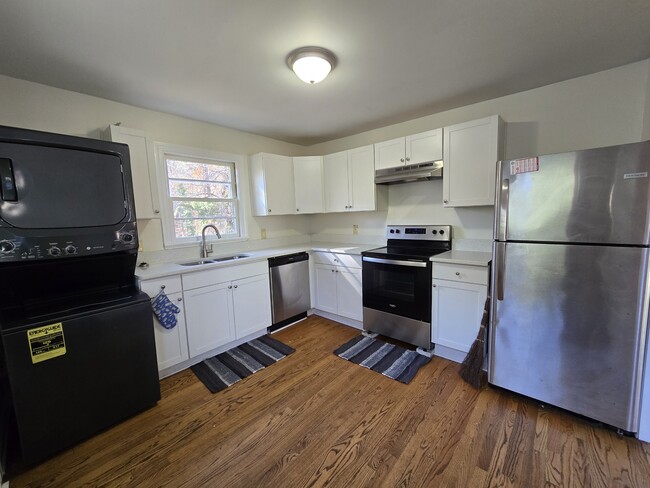 Building Photo - 514 Homeland Ave