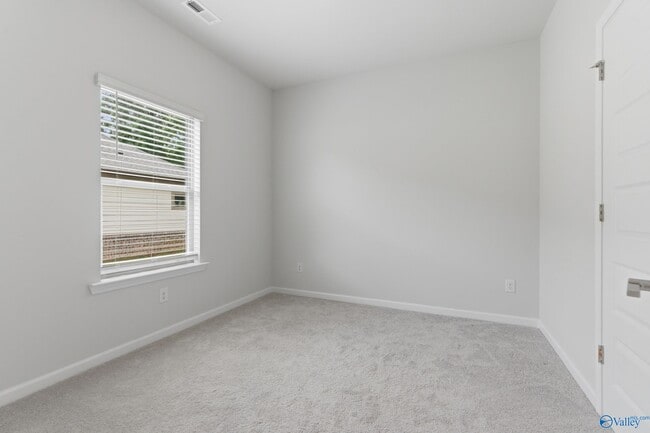 Photo - 15007 Greenleaf Dr