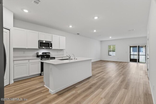 Photo - 3989 Mid Century St