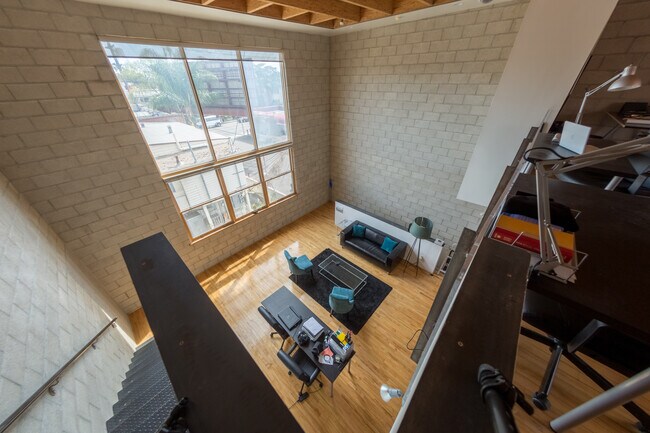 Photo - 717 N Cahuenga Blvd Unidad B5