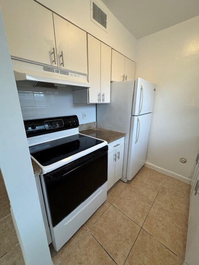 100 SW 10th St Ft. Lauderdale, FL 33315