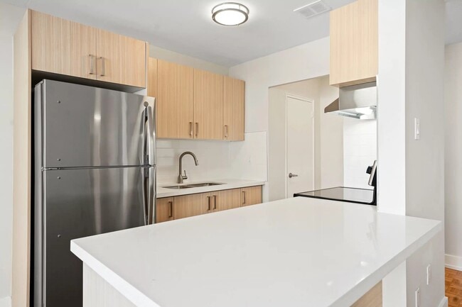 Photo - 26 Park Street East