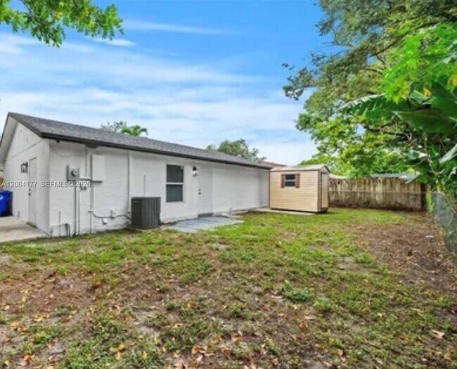 Photo - 8201 SW 7th Ct