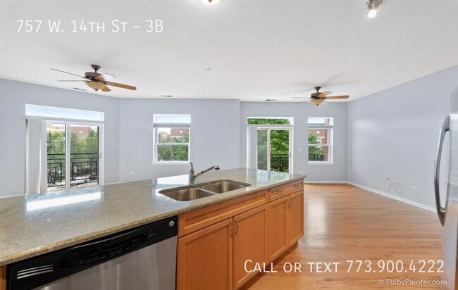 Photo - 757 W 14th St