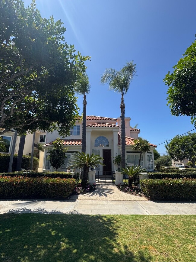 Photo - 901 Beryl St