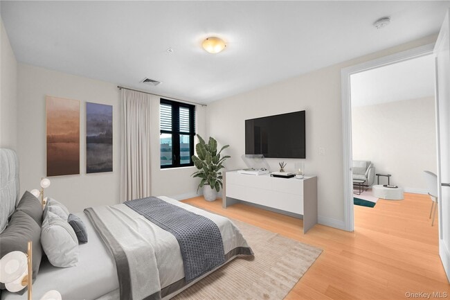 Building Photo - 701 Ridge Hill Boulevard Unit 6L