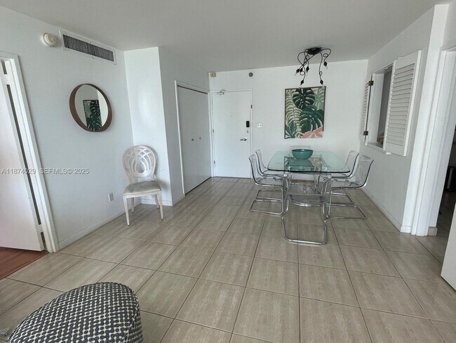 Photo - 5151 Collins Ave Unit 1525