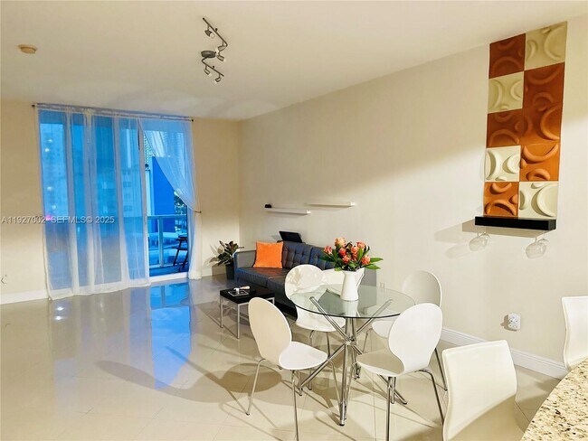 Photo - 1945 S Ocean Dr Unidad 610