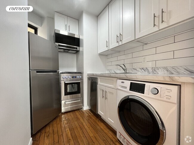 Building Photo - 536 E 82nd St Rental