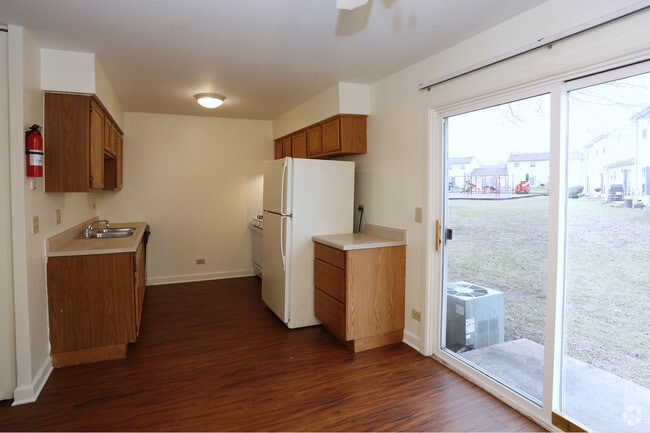 3BR, 1.5BA - Kitchen