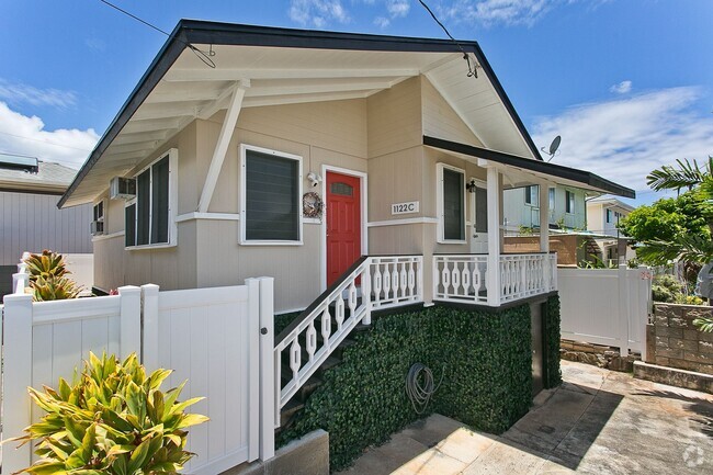 Building Photo - Adorable 2 bed/1bth cottage Rental