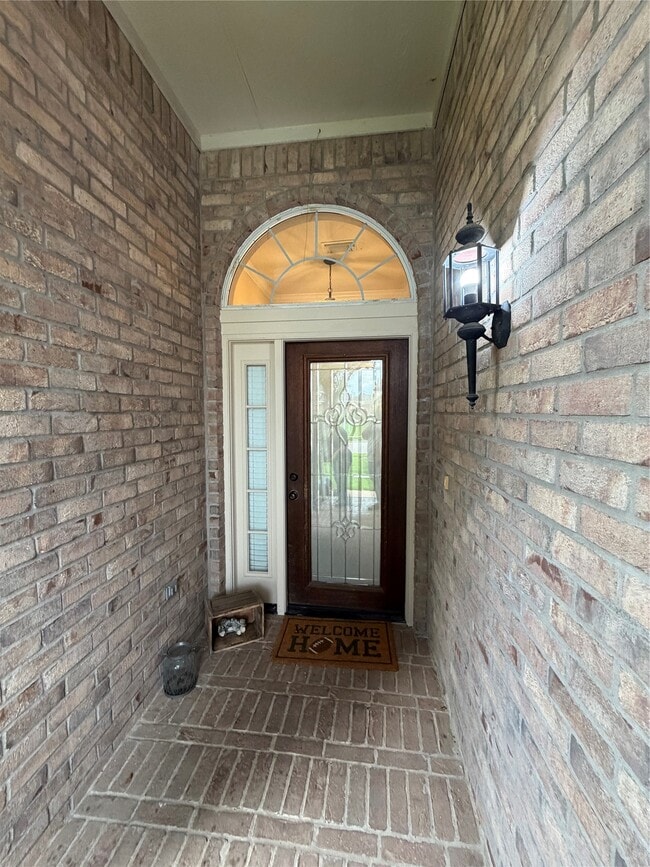 Photo - 2922 Sandleigh Dr