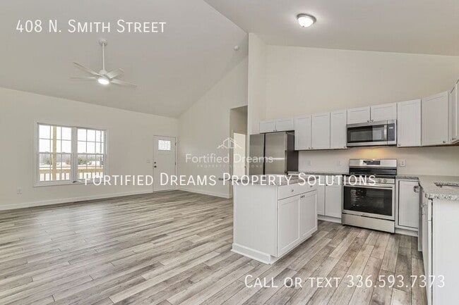 Photo - 408 N Smith St