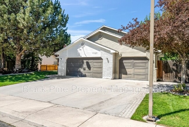 Photo - 1127 N Echohawk Way