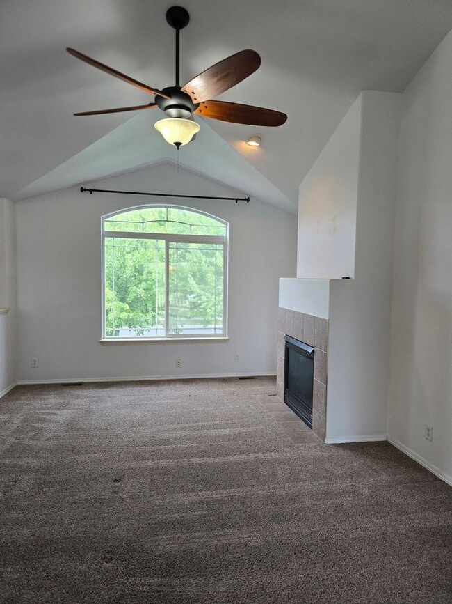 Photo - Lovely and spacious 5 bedroom 3 bath Post Falls Home.