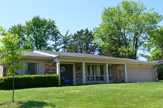 Building Photo - Spacious 3BR/2BA Ranch Home with 1,734 Sq.Ft. and a 2-Car Garage in a Great Neighborhood Close to...