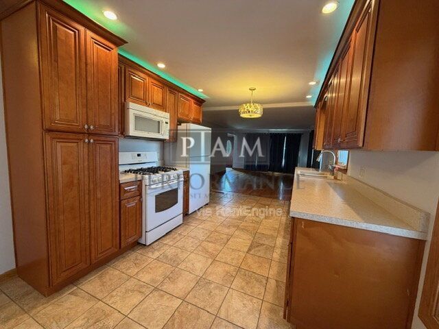 Photo - 9229 27th Ave