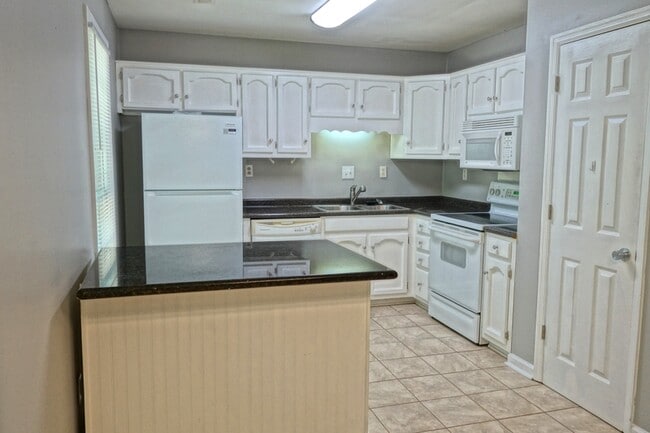 Photo - 111 Scarlet Oak Cir