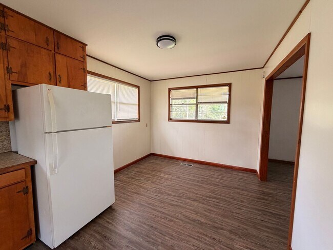 Photo - Charming 2-bedroom, 1-bath home in Russellville, AR