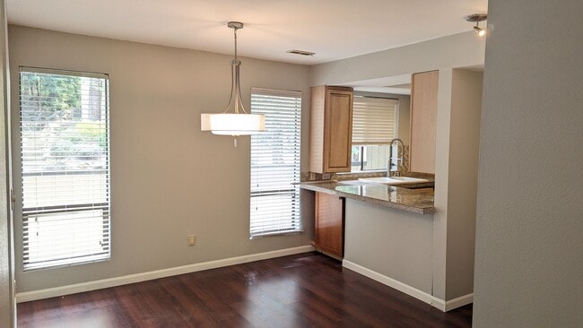 Photo - 10819 NE 37th Pl Unit 107