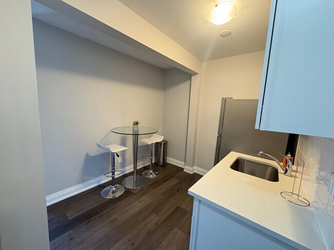 Photo - Furnished Unit In Small 6 Unit Building Unit 1