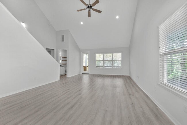 Photo - 303 Key Lime Pl