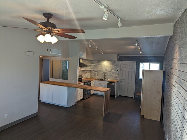 Kitchen - 6738 E Osborn Rd Unit 1