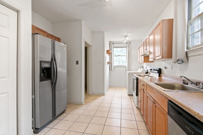 Photo - 1300 Broadway St