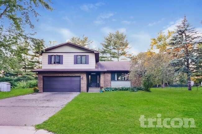 Building Photo - 19955 Chili Ave W