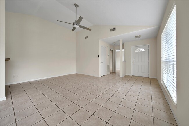 Photo - 206 Graham Rd