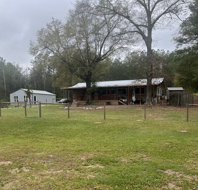 2 bedroom cottage sits on 15 acres with a spring fed creek. - 6071 County Rd 4 House