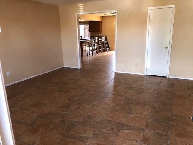 Photo - 1203 W Cheyenne Dr