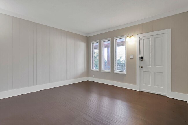 Photo - 2709-2711 Sullivant Ave Unit 2709