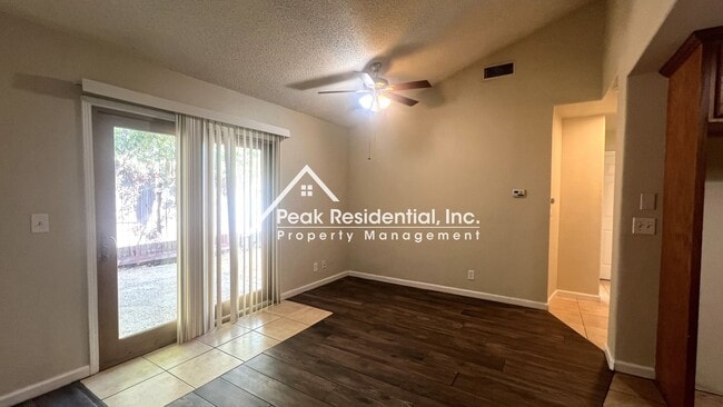 Photo - Spacious 2bd/1ba Duplex with Garage near American River College