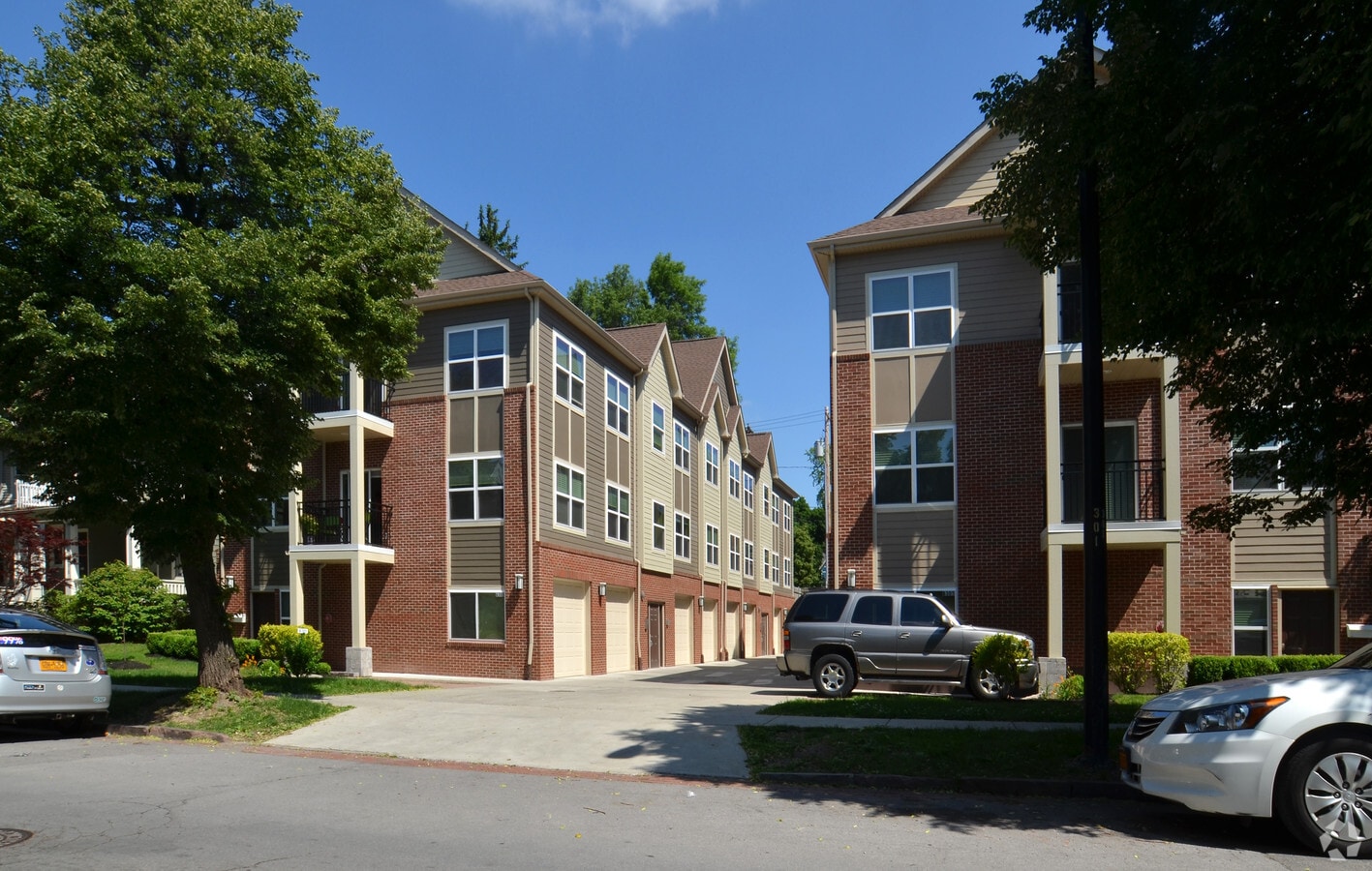 Photo - 305 West Utica 2B/2B & Secure Parking Garage In the Heart of the Elmwood Village
