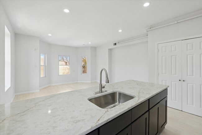 Photo - 1919 W Diamond St Unit 3