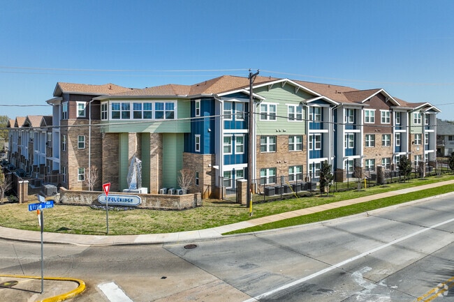 Alternar - Lydle Ridge Apartments