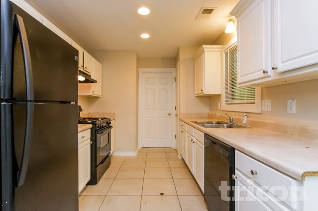 Photo - 1048 Whispering Woods Dr