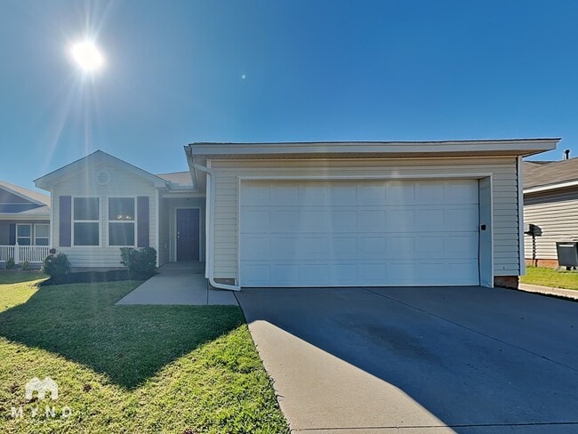 Building Photo - 14617 Moon Daisy Dr Rental